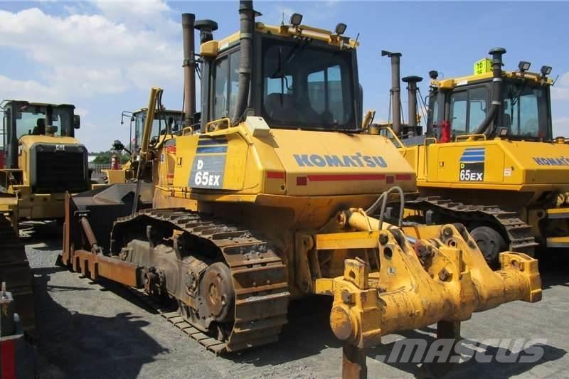Komatsu D65 EX-16 Paletli dozerler