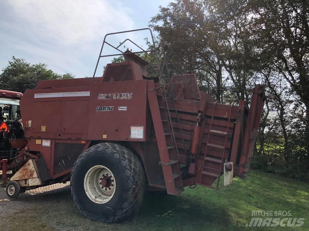 Hesston 4800 Küp balya makinalari