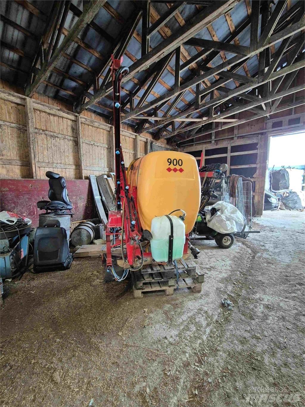 Junkkari 900L Çekilir pülverizatörler