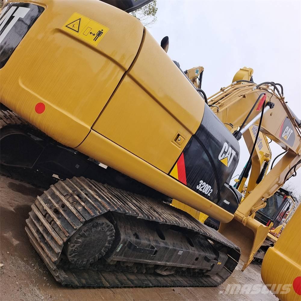 CAT 320 DL Paletli ekskavatörler