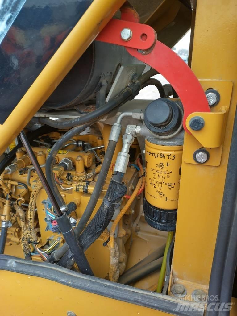 CAT CS CP44 Tek tamburlu silindirler