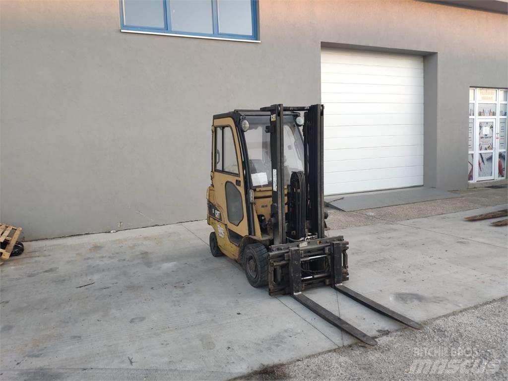CAT GP15N LPG'li forkliftler
