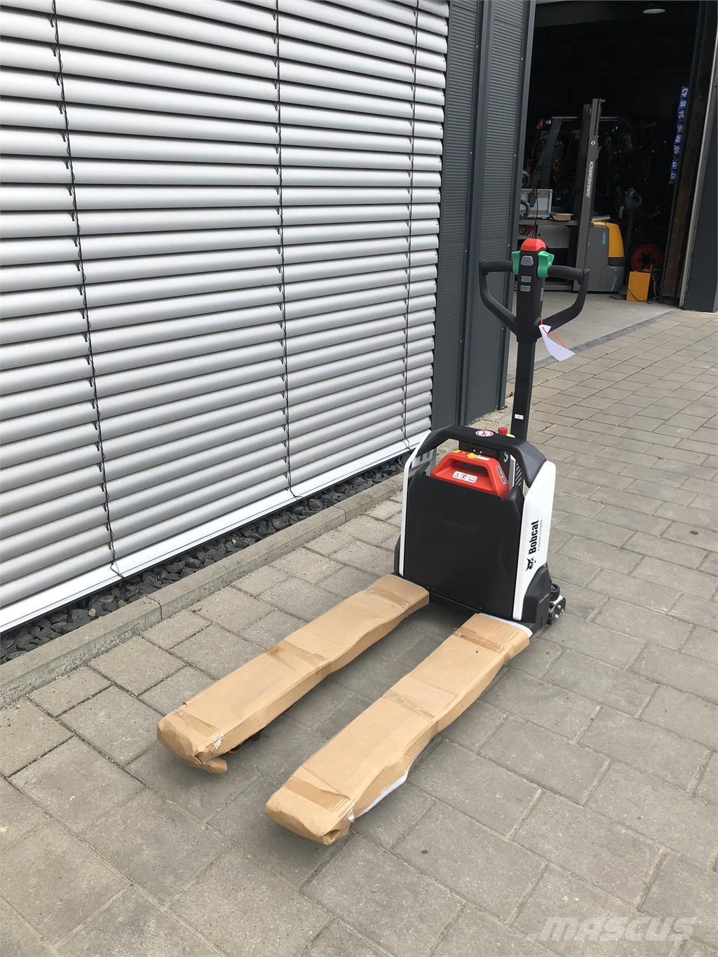 Bobcat LPM15N Yaya kumandali istif makinasi