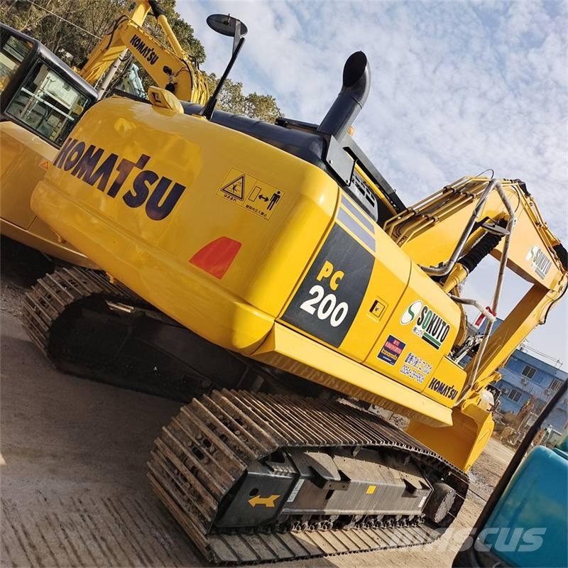 Komatsu PC 200 Paletli ekskavatörler