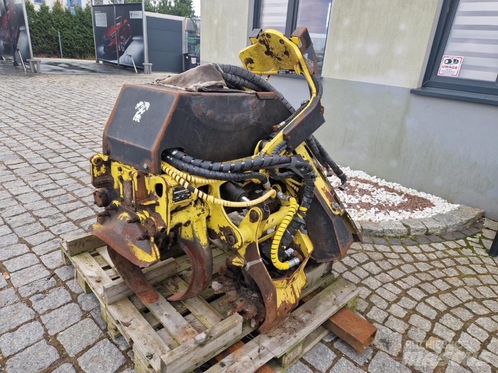 John Deere H414 Agaç kesme robotlari