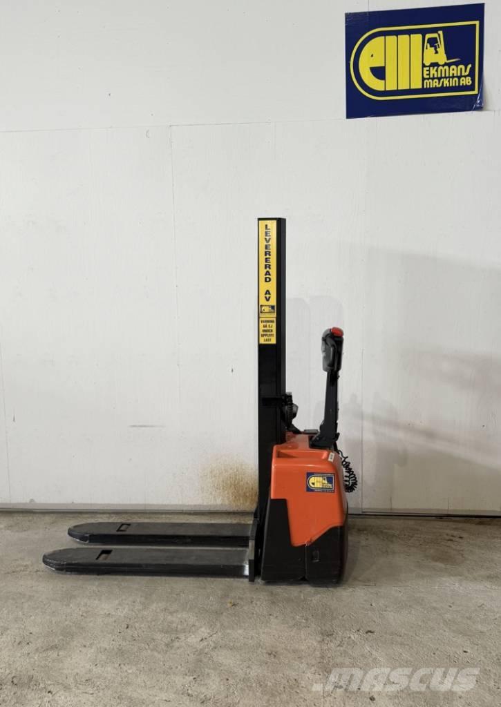 BT truck HWE 100 Akülü depo ekipmanları