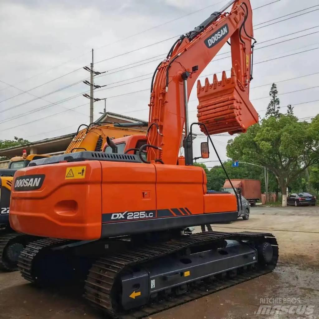 Doosan DX225LC-9C Paletli ekskavatörler