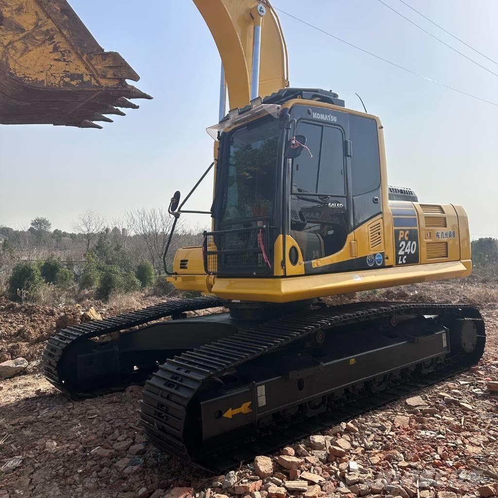 Komatsu PC 240 Paletli ekskavatörler