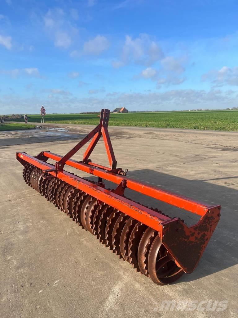 Cambridge 300 Kültivatörler