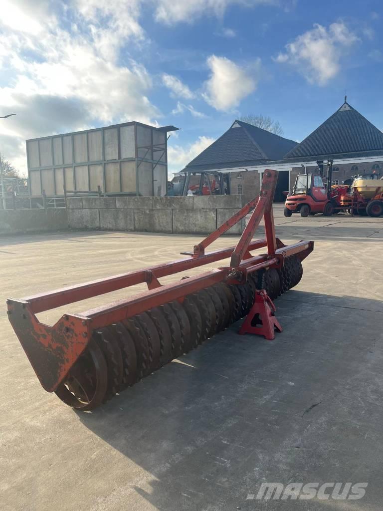 Cambridge 300 Kültivatörler