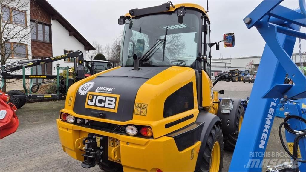 JCB TM 220 AGRI Teleskopik personel platformları