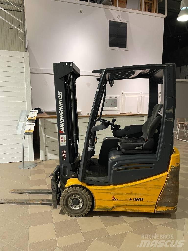 Jungheinrich EFG 213 Elektrikli forkliftler