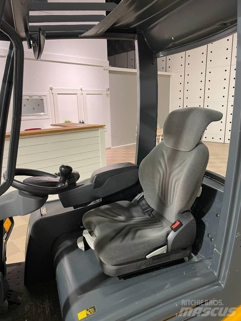 Jungheinrich EFG 213 Elektrikli forkliftler