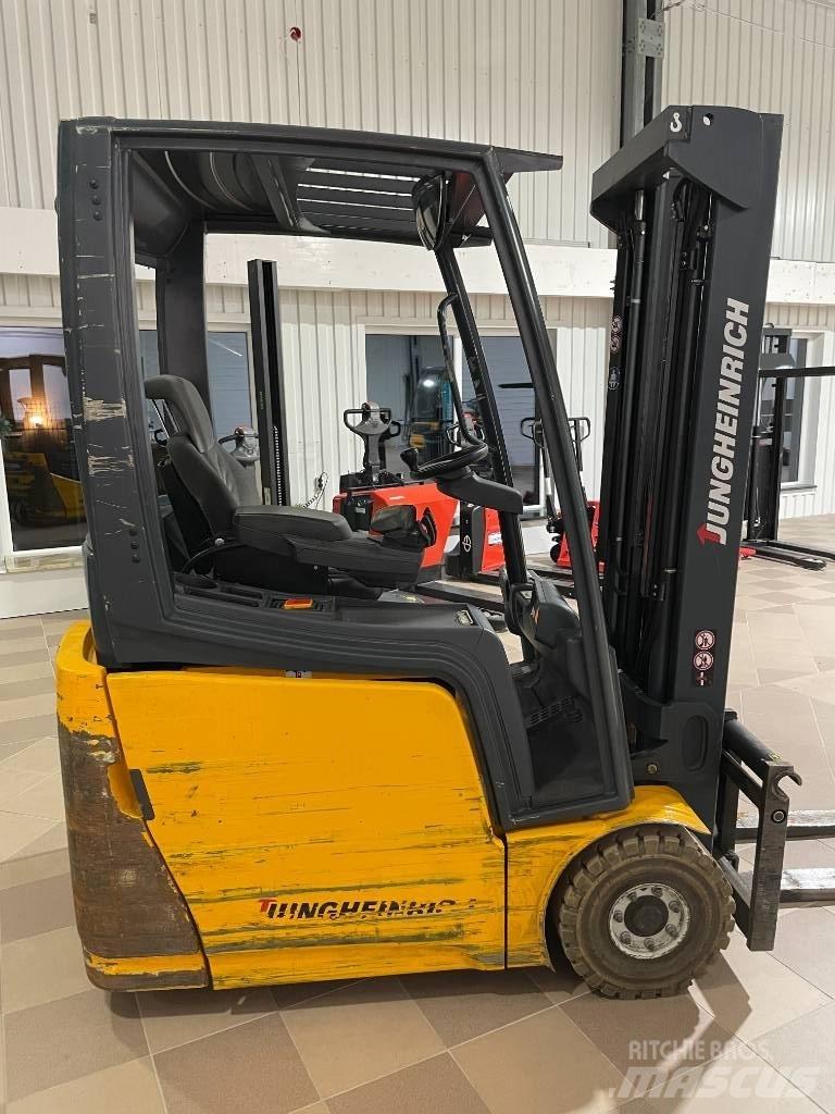 Jungheinrich EFG 213 Elektrikli forkliftler