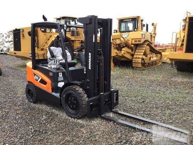 Doosan D25S-9 Dizel forkliftler