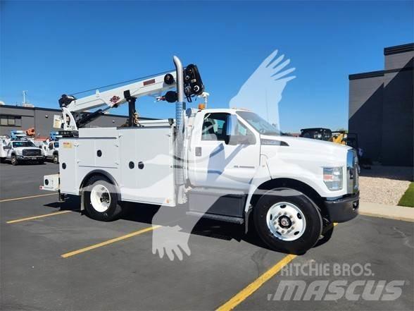 Ford F750 SD Diger
