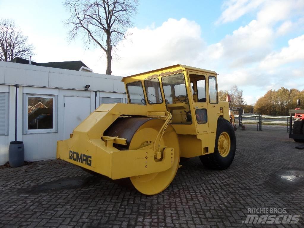Bomag BW 211 AD Tek tamburlu silindirler