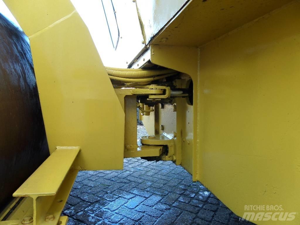 Bomag BW 211 AD Tek tamburlu silindirler