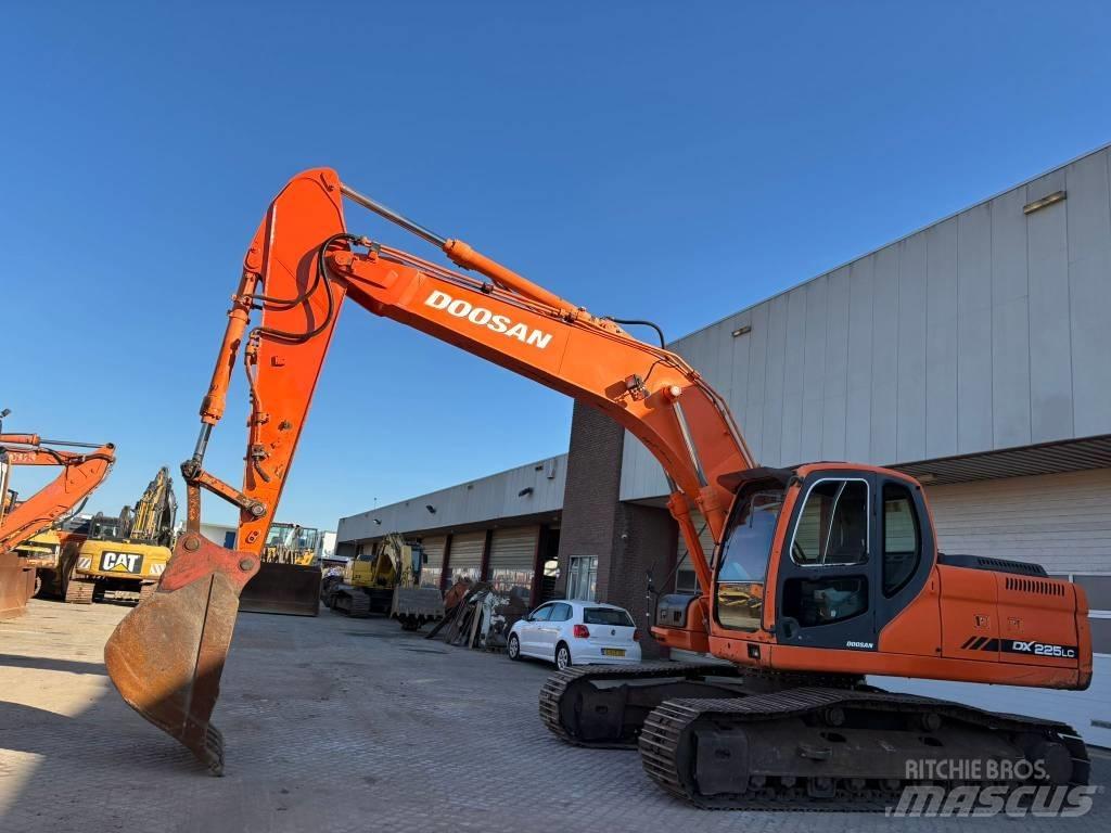 Doosan DX225LC Paletli ekskavatörler