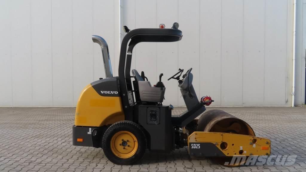 Volvo SD 25D Tek tamburlu silindirler