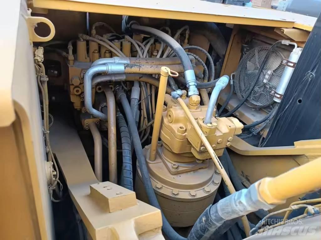 CAT 324 D Paletli ekskavatörler