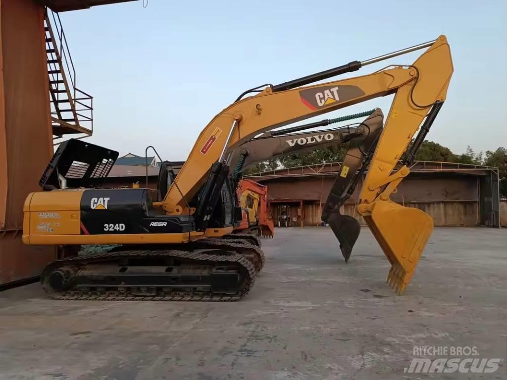 CAT 324 D Paletli ekskavatörler