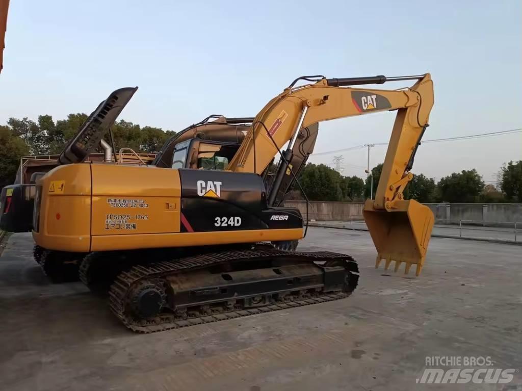 CAT 324 D Paletli ekskavatörler