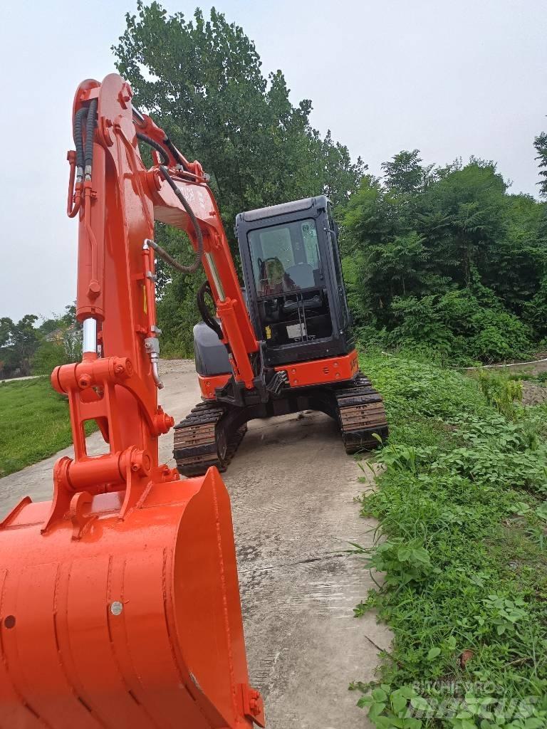 Hitachi ZX50U Mini ekskavatörler, 7 tona dek