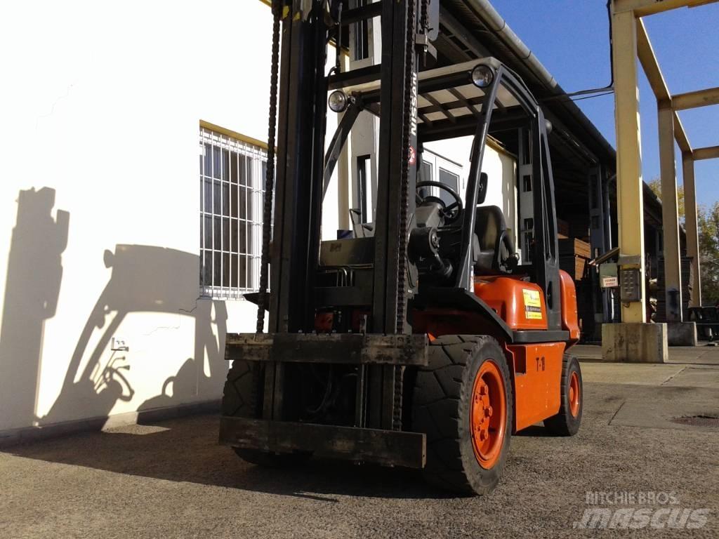 Nissan FGD09A30Q Dizel forkliftler