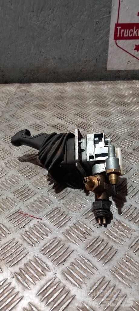 Scania S 94     1324425 Kabinler