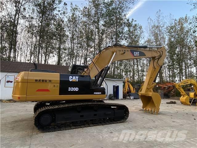 CAT 320D Paletli ekskavatörler