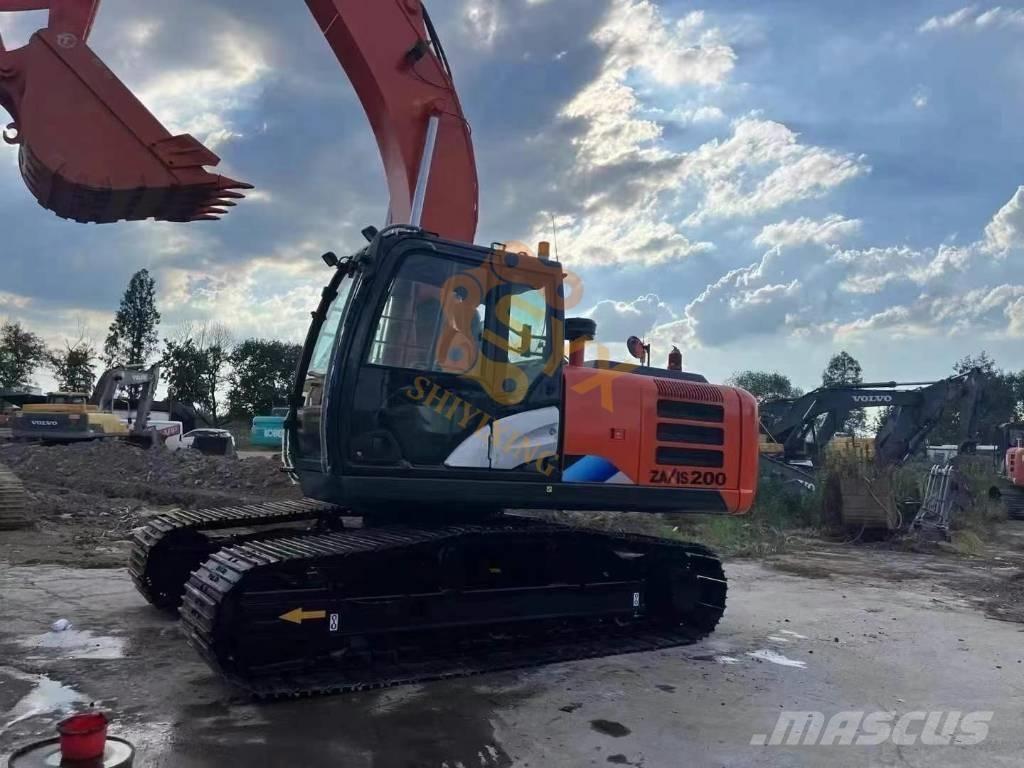 Hitachi ZX 200 Paletli ekskavatörler