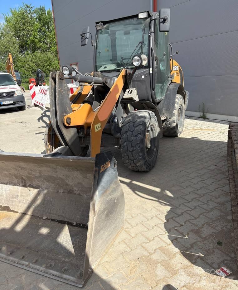 CASE 121 F Tekerlekli yükleyiciler