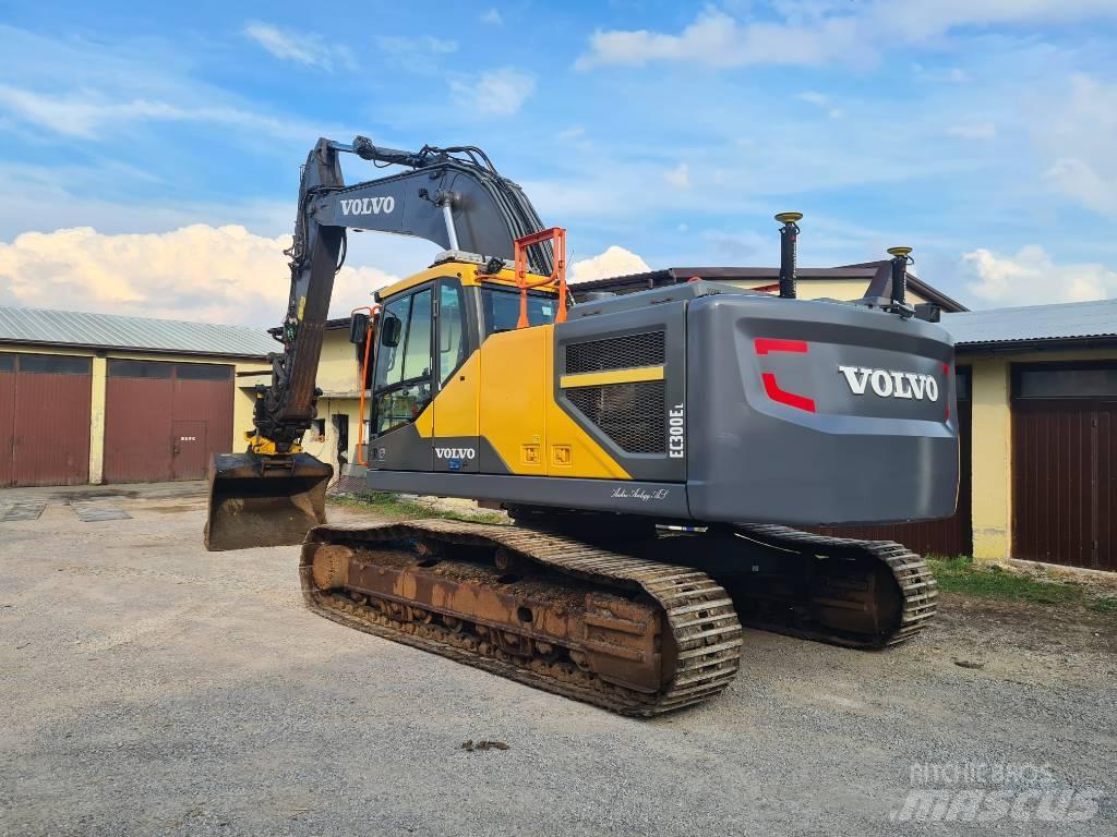 CAT 320 FL Paletli ekskavatörler