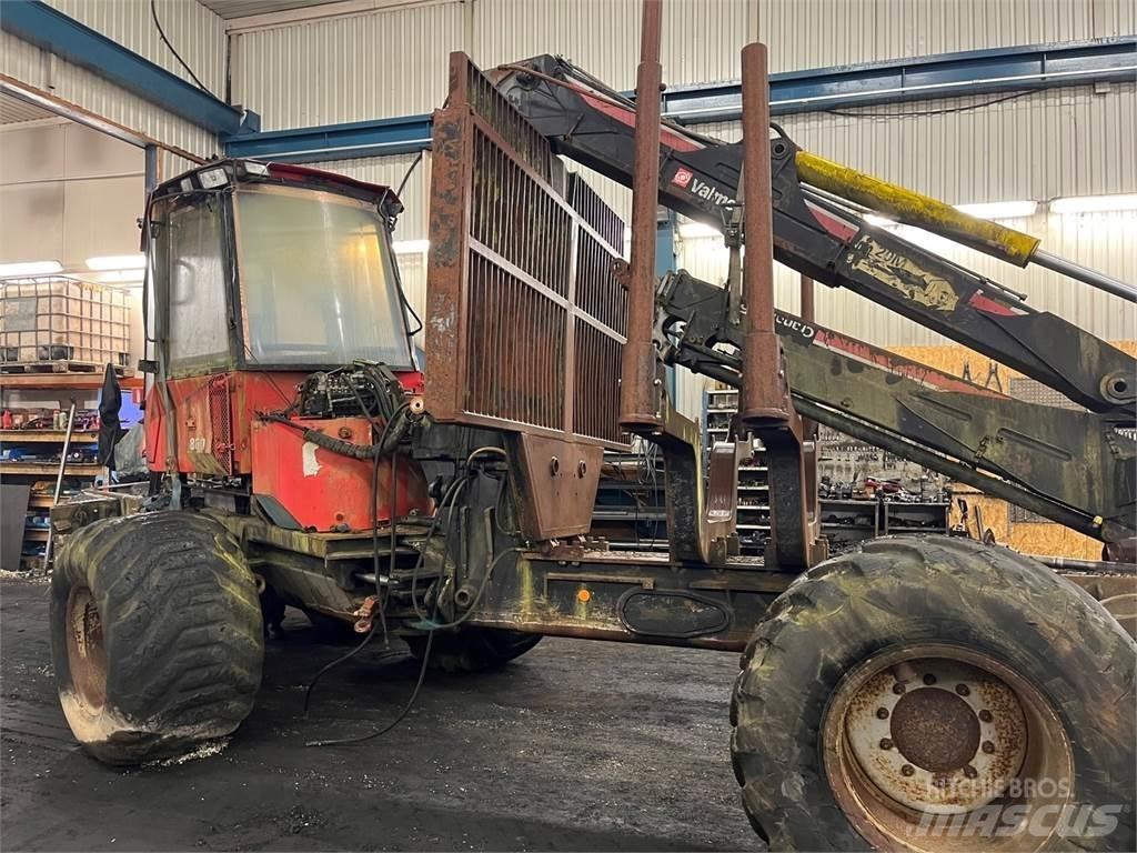 Valmet 860 Tomruk yükleyici traktörler