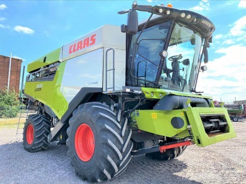 CLAAS LEXION 7400 Biçerdöverler