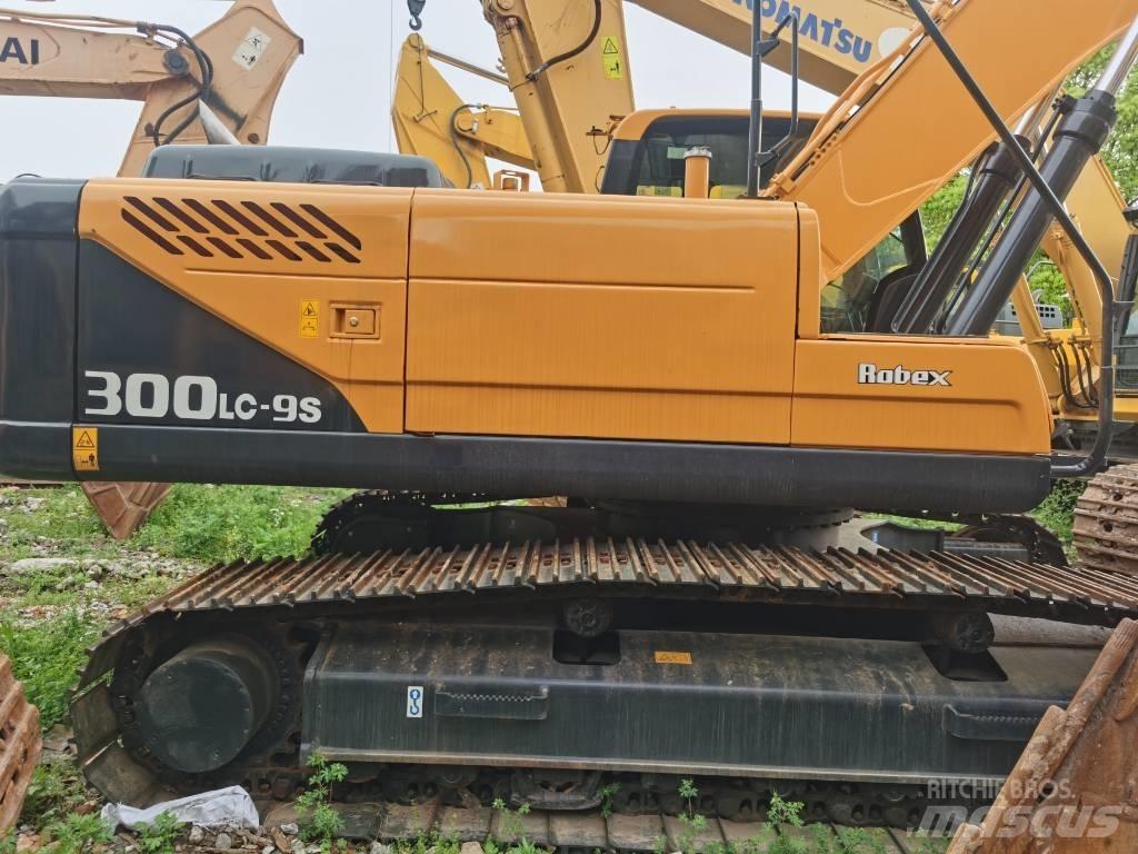 Hyundai R 300LC-9S Paletli ekskavatörler