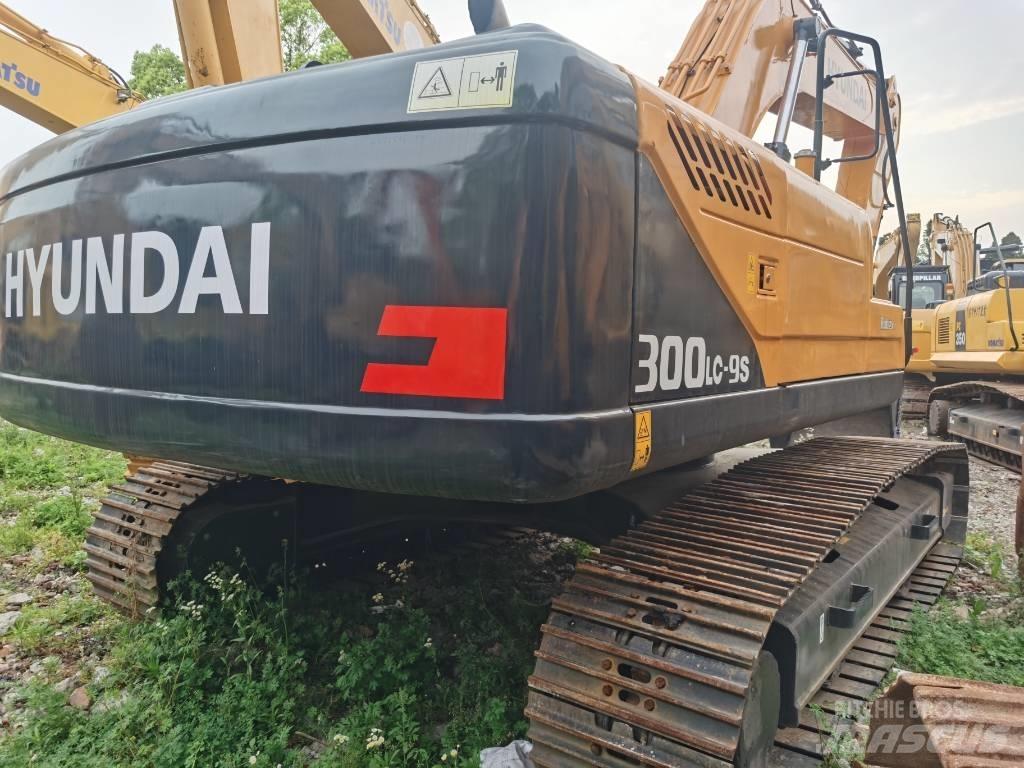 Hyundai R 300LC-9S Paletli ekskavatörler