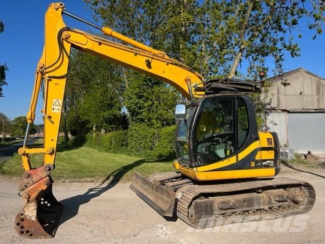 JCB JZ 140 LC Paletli ekskavatörler
