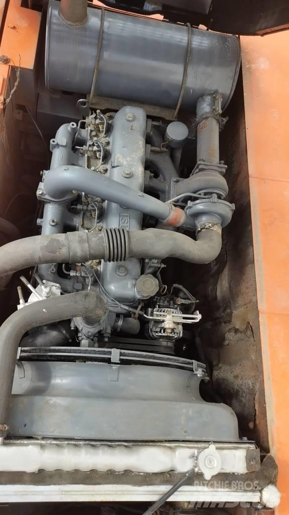 Hitachi EX 200-5 Paletli ekskavatörler