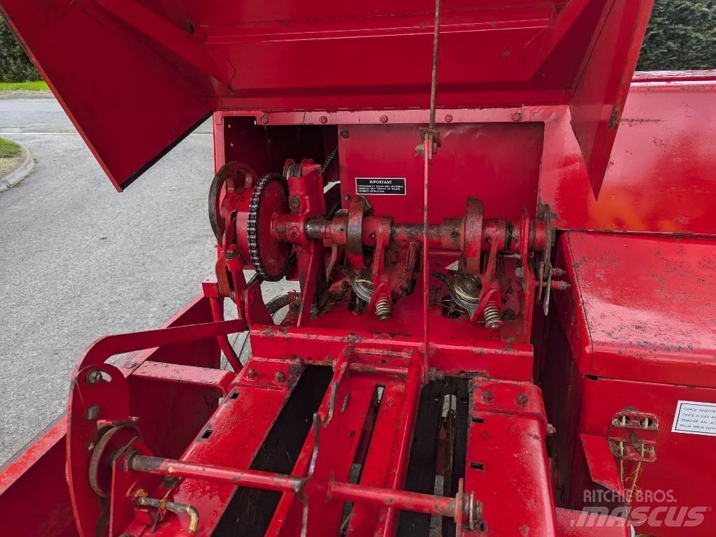 Massey Ferguson 124 Küp balya makinalari