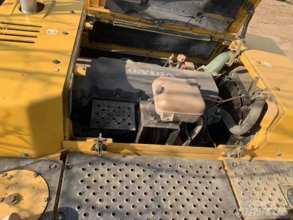 Volvo EC 380 Paletli ekskavatörler