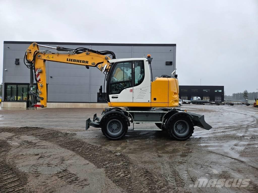 Liebherr 913 Compact Lastik tekerli ekskavatörler