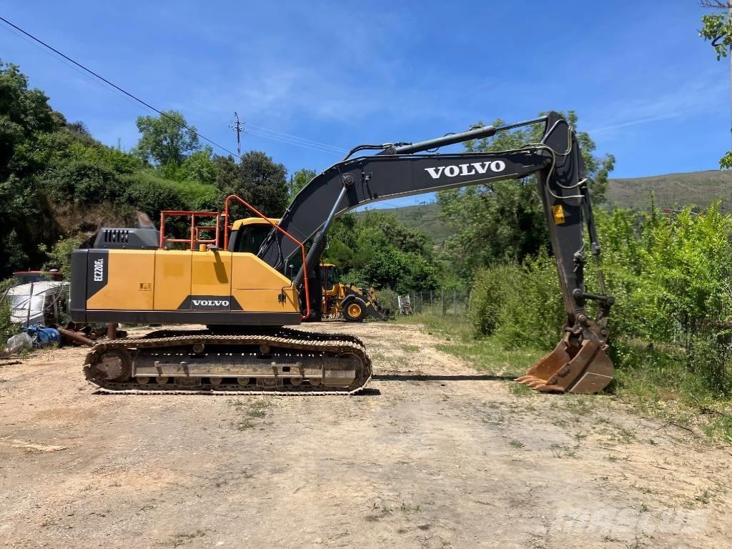 Volvo EC 220 E Paletli ekskavatörler