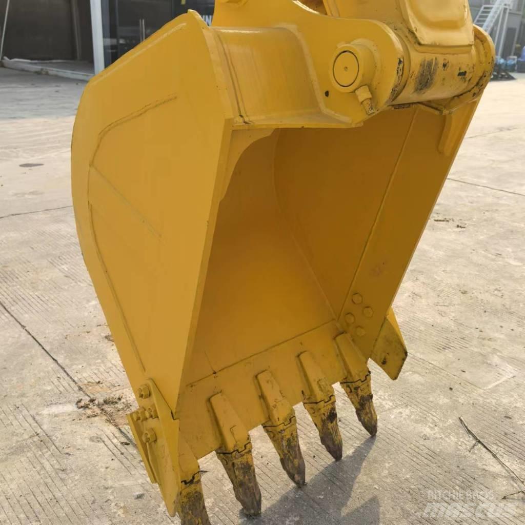 Komatsu PC 130 Paletli ekskavatörler