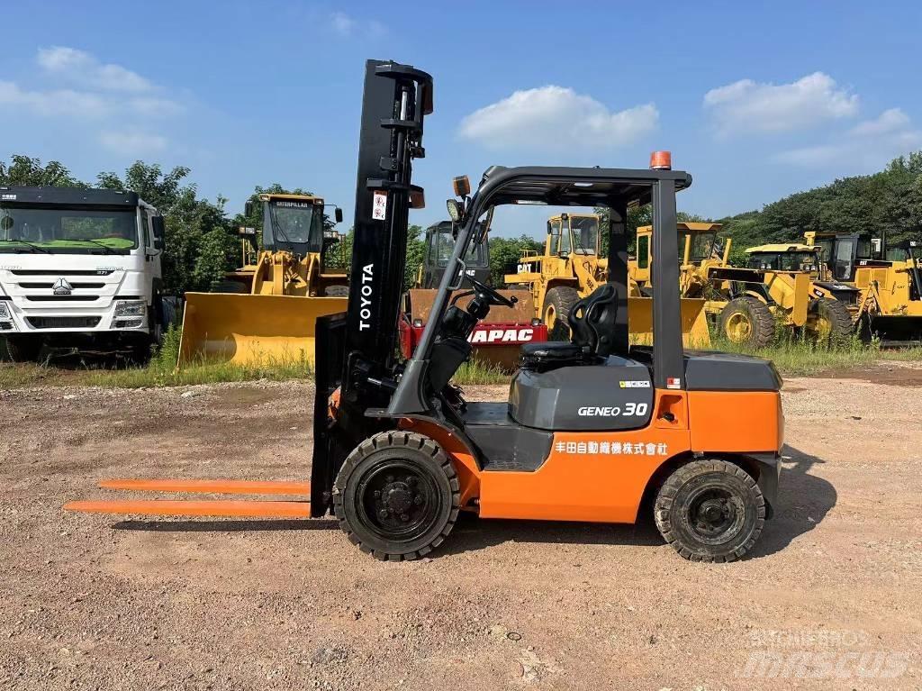 Toyota GENEO 30 Dizel forkliftler