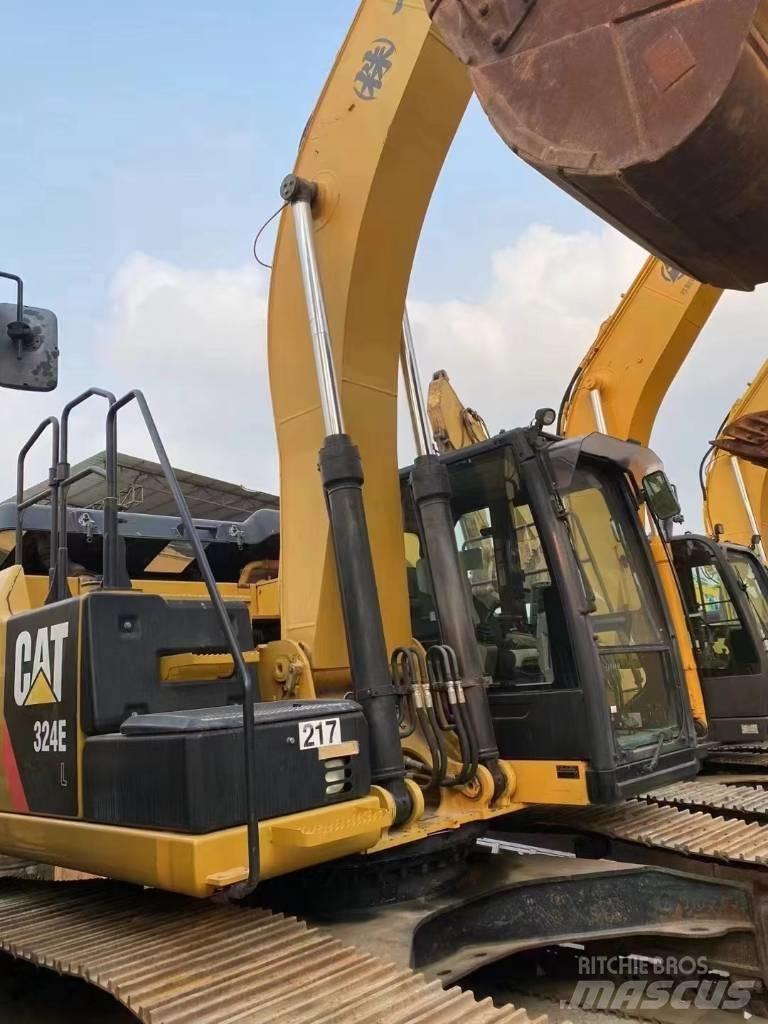 CAT 324 E Paletli ekskavatörler