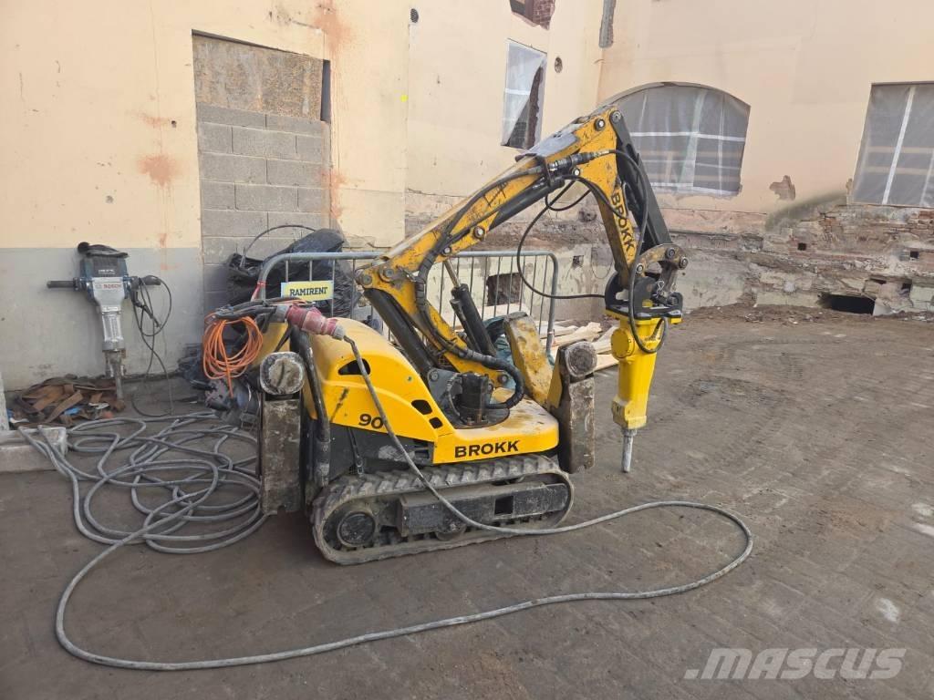 Brokk 90 Yıkım ekskavatörleri