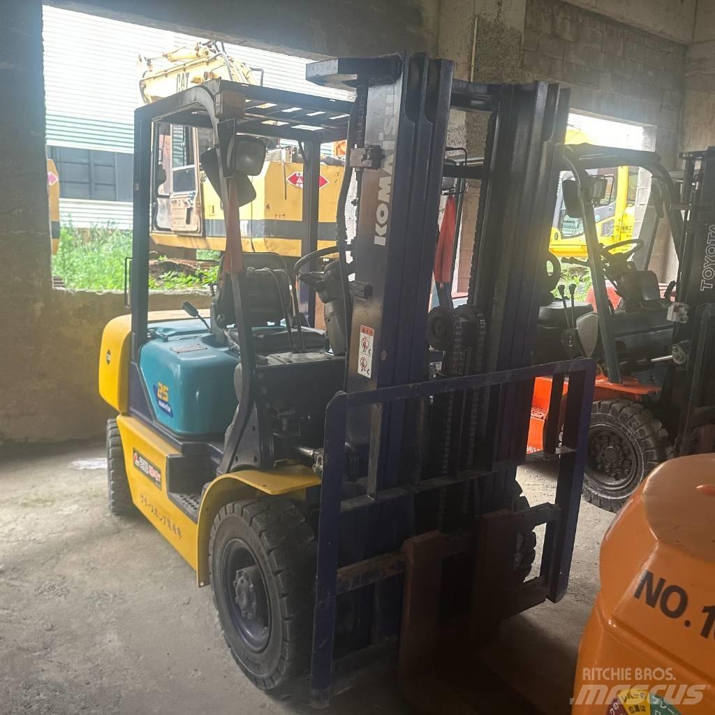 Komatsu F25T-14 Dizel forkliftler