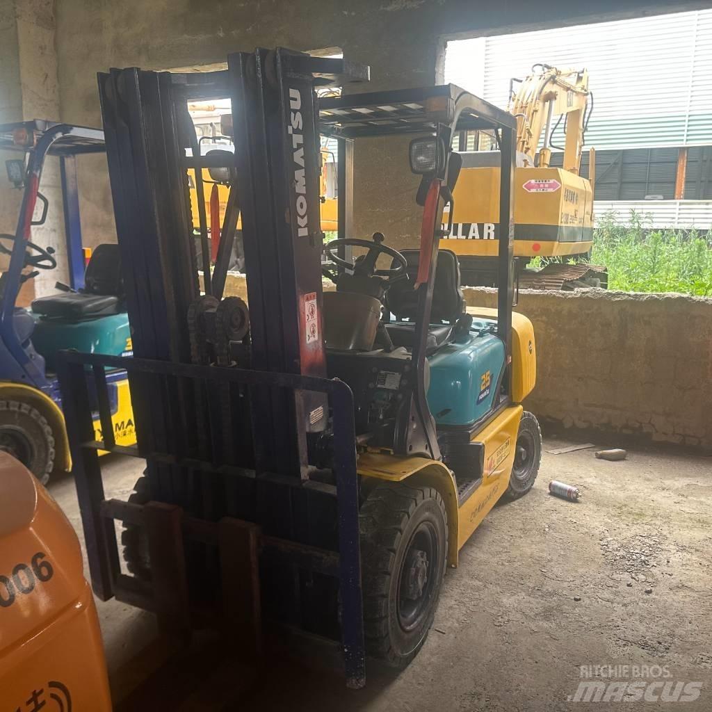 Komatsu F25T-14 Dizel forkliftler